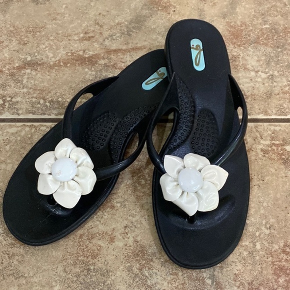 Oka-B Black Ivory Flower Flip Flop Sandals Made USA
